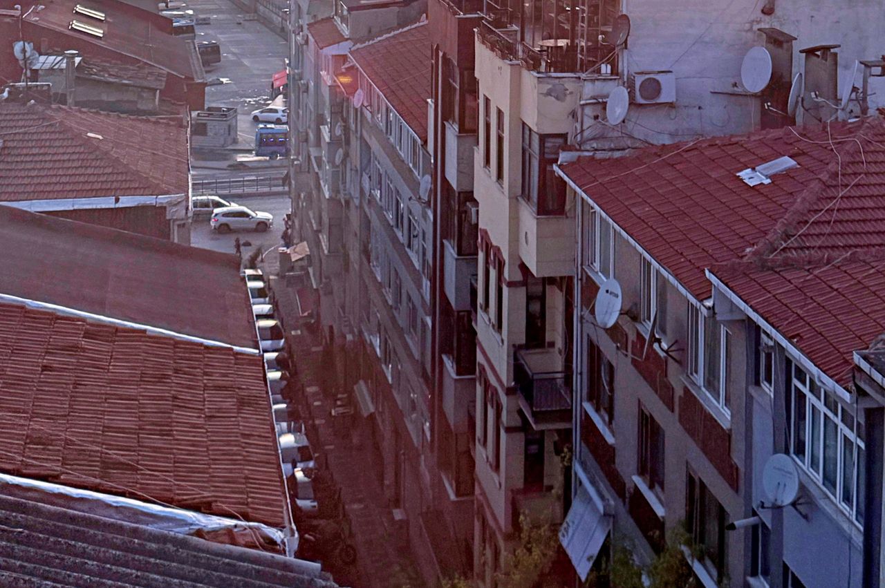 Nie czuć go, nie widać, a latami zbiera się w domach. Oto czym jest radon