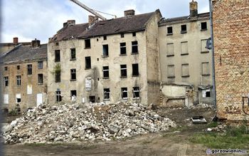 Gorzów: Konserwator odpuścił. Wznowiono rozbiórkę ruin kamienic