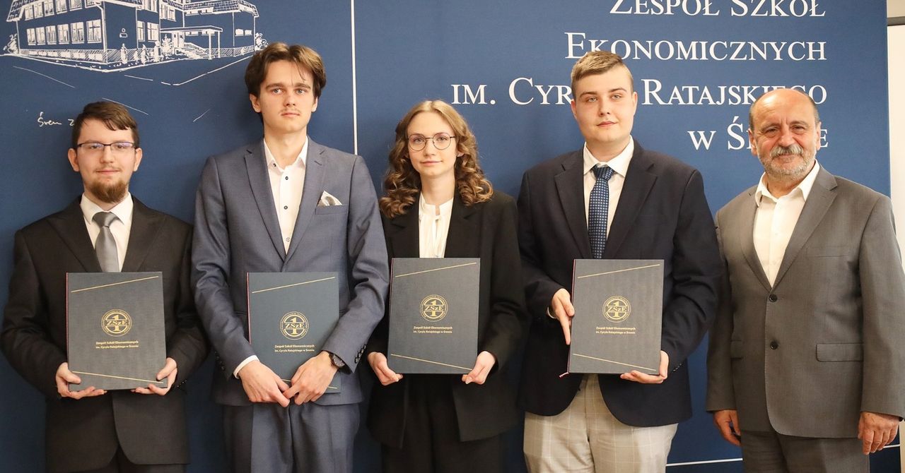 Oto Zawodowcy Roku 2025 ZSE Śrem.Tytuł absolwentom Ekonoma przyznawany jest od 2018 r. Wyróżnienia wręczono wraz z tytułami techników