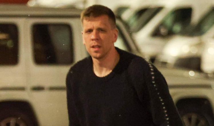 Marina Łuczenko i Wojciech Szczęsny "przyłapani" na lotnisku 