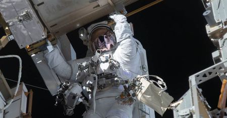 ESA szuka astronautów. Masz 50 lat? Możesz zarobić ponad 8 tys. euro