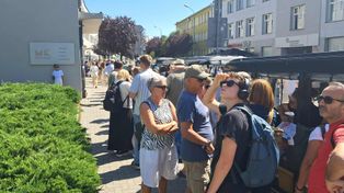Kraków: Gigantyczne kolejki przed muzeum. Oblegane przez grupy zorganizowane i turystów indywidualnych. Tak jest niemal całe lato