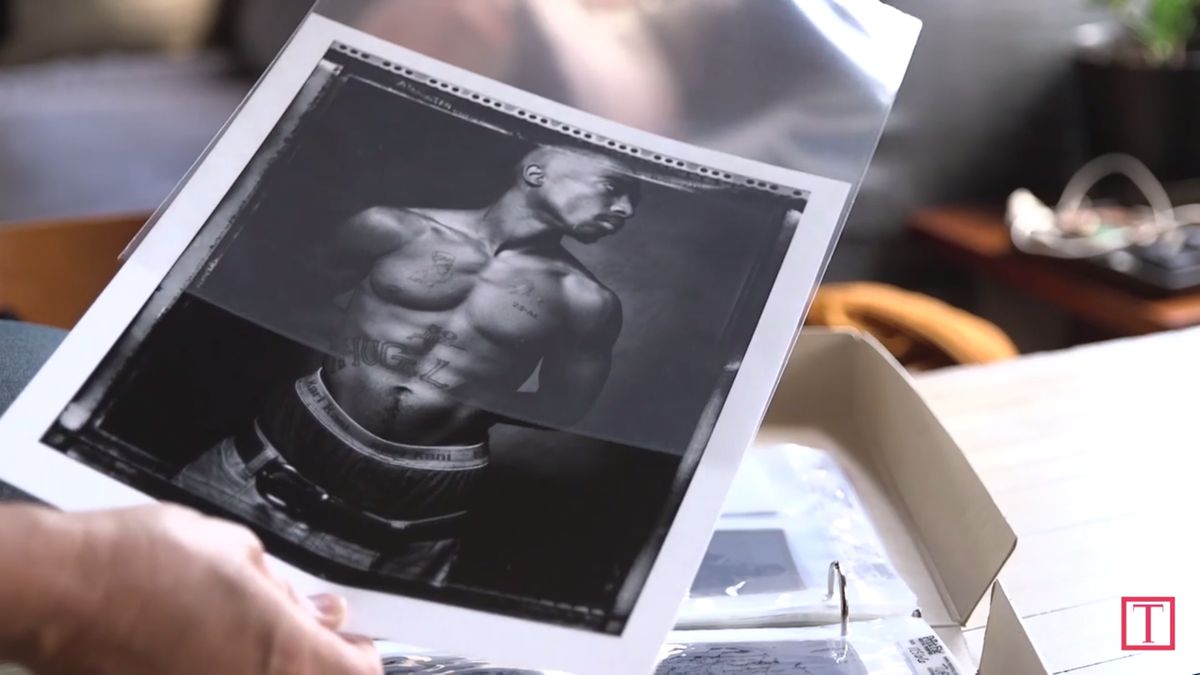 Znane marki odzieżowe pozwane przez fotografa za bezprawne wykorzystanie zdjęcia Tupaca Shakura 1