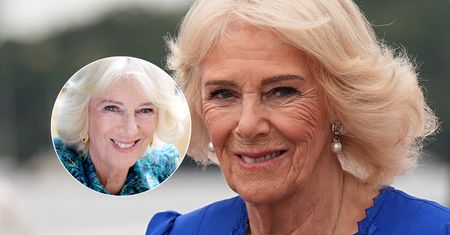 Królowa Kamila ubrała się w sukienkę w tukany i palmy. Internauci: "Zero klasy"