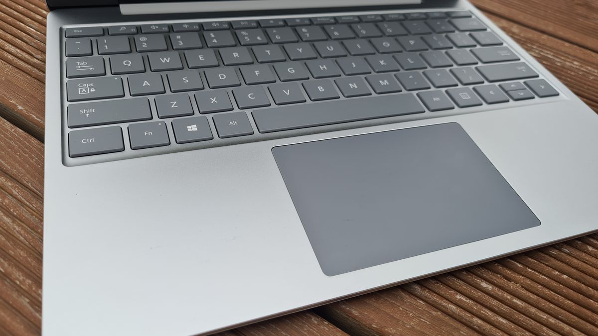 W Microsofcie bez zmian, czyli trochę logiki, trochę absurdu. Recenzja Surface Laptop Go 1