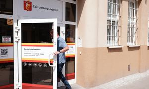 Szyld wystawał o 2 cm. Kara sięga 41 tys. zł. Miasto reaguje
