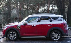 Kupił auto i zostawił w garażu. Dostał wezwanie. 5 tys. zł do zapłaty