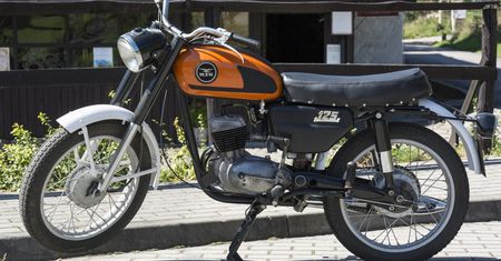WSK M06, czyli motocykl 125 cm3 z PRL-u. Dziś jest klasykiem, który kosztuje grosze