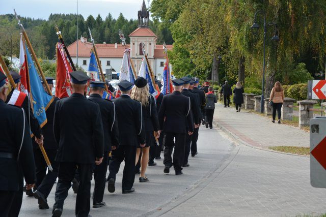 Pielgrzymka strażaków do Krasnobrodu zgromadziła druhów i funkcjonariuszy z całego regionu