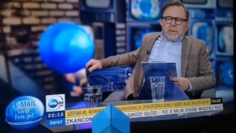 Piotr Wawrzyk i jego spodnie obśmiani w "Szkle kontaktowym" 