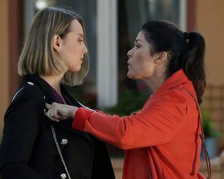 Kasia Cichopek jako Kinga Zduńska spuszcza łomot kochance męża