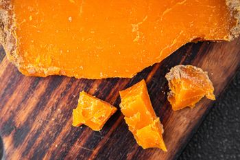 Ma piękną barwę i orzechowy posmak. To świetne źródło białka i wapnia dla zdrowych kości oraz zębów