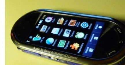 Samsung M7600