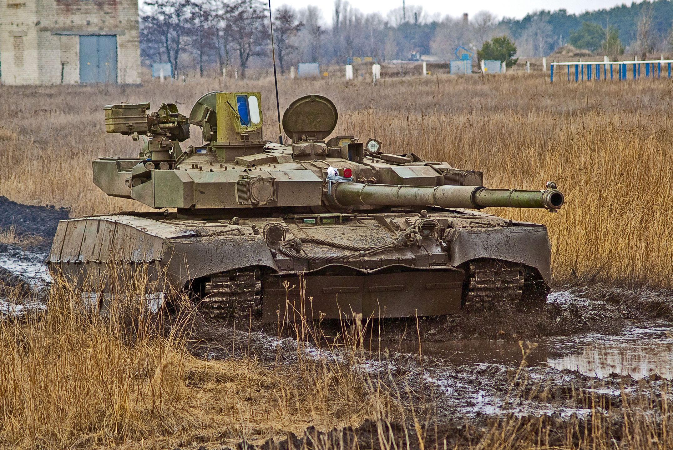 Ukraiński czołg T-84 Opłot-M