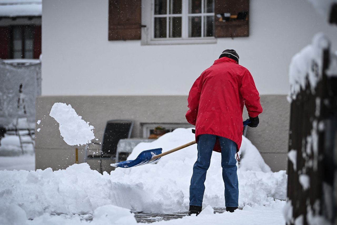 Pogoda. Śniegiem sypbnie nie tylko w górach