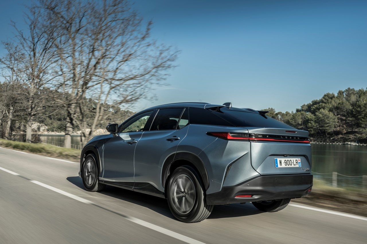 Lexus RZ 300e