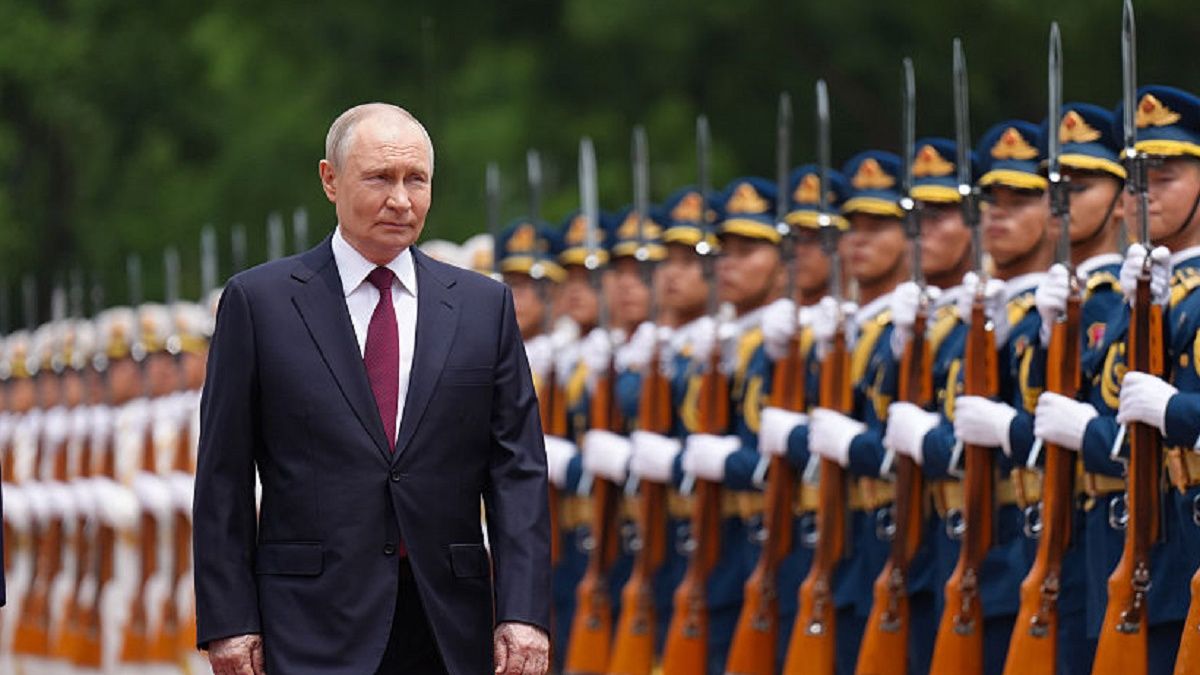 Chinese President Xi Jinping Holds Welcome Ceremony For Vladimir PutinBEIJING, CHINA - MAY 20: Russian President Vladimir Putin reviews Chinese honor guards on May 20, 2026 in Beijing, China. Chinese President Xi Jinping held a welcome ceremony on the morning of May 20 outside the Great Hall of the People in central Beijing for Russian President Vladimir Putin, who is on a state visit to China. (Photo by VCG/VCG via Getty Images)VCGwelcome ceremony, news, bestof, china, topix
