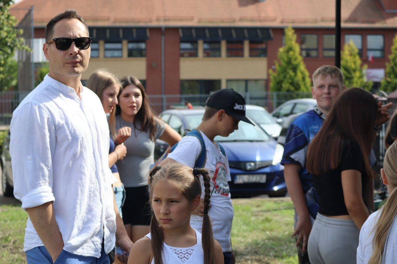 Trwa piknik wakacyjny na Gronowie w Lesznie. Imprezę organizuje Miejski Ośrodek Kultury. Przygotowano atrakcje dla młodszych i starszych