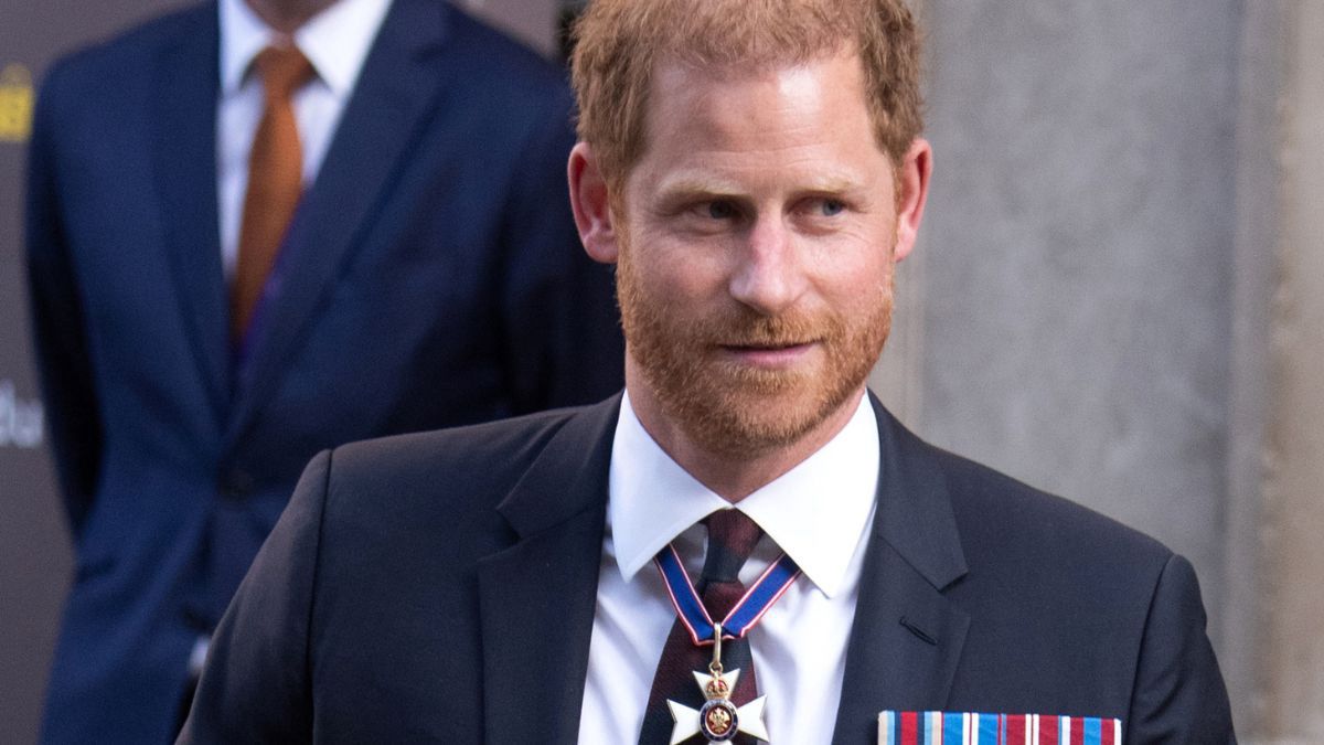 Książę Harry przyleci do Wielkiej Brytanii! Dostał zaproszenie na huczne wesele miliardera. Co z Meghan?