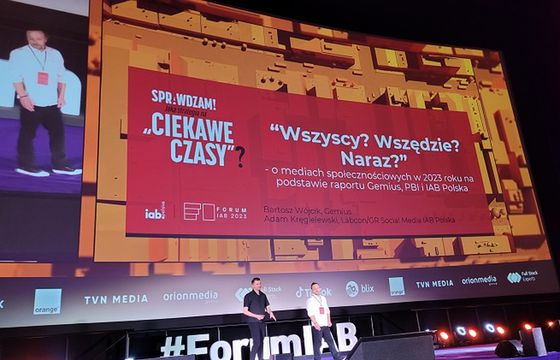 28 mln Polaków korzysta z social mediów. Kogo przyciągają YouTube i Facebook, a kogo Twitch i Twitter?