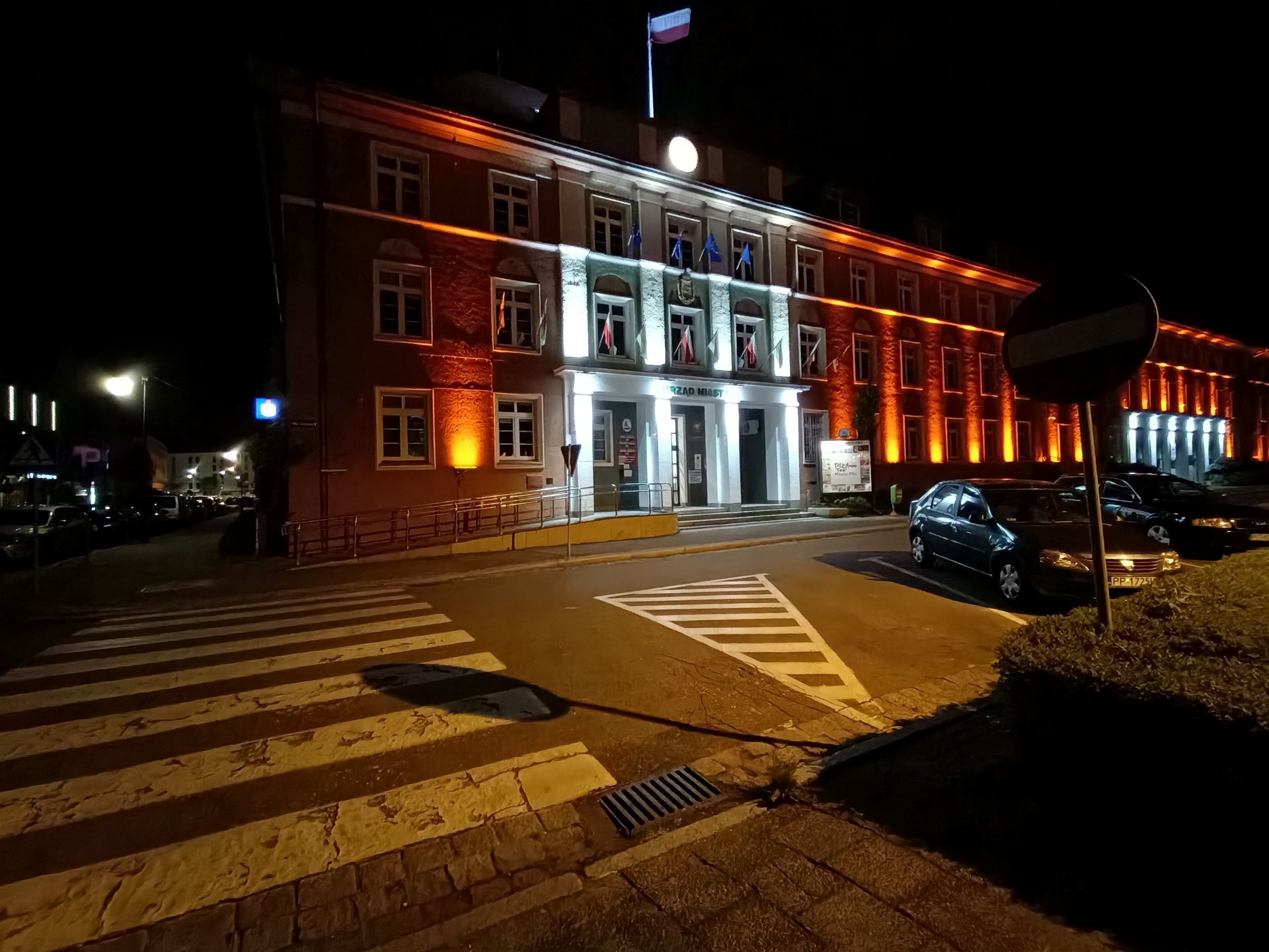 Taniej, ale i bardziej nijako. Test OPPO Reno 3 63