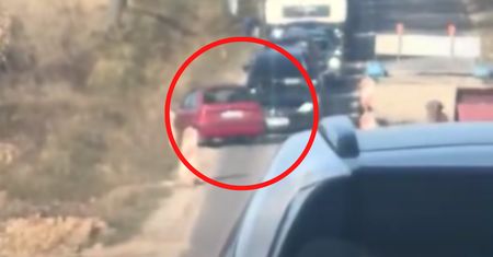 Sceny na drodze. Aż zaczął nagrywać. Ludzie łapią się za głowy