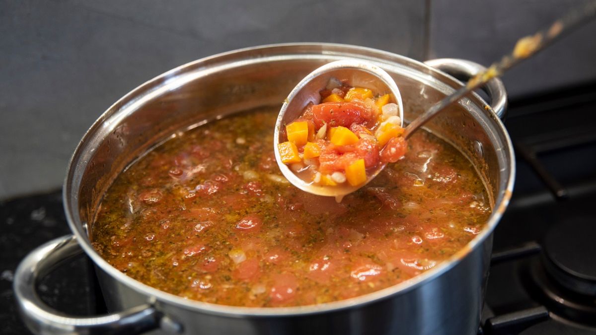 Jak prawidłowo gotować zupę? O tym musisz pamiętać.