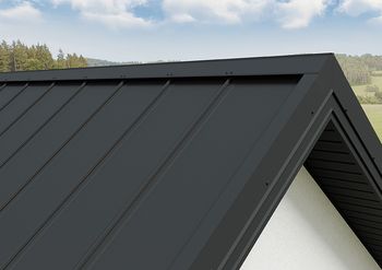 Lekki dach o wielkich możliwościach. Dlaczego blacha na rąbek stojący podbija polskie domy?