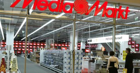 Słuchawki w promocji w Media Markt. Przecena o blisko 40 procent