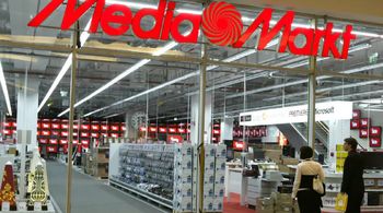 Słuchawki w promocji w Media Markt. Przecena o blisko 40 procent