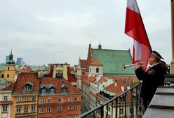 Warszawa. Straż Miejska odegrała hymn z Zamku Królewskiego
