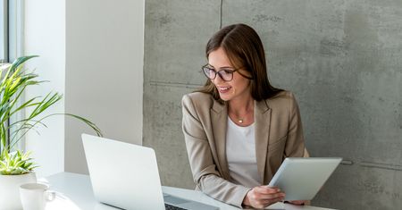 Kobiety prowadzą najwięcej firm w rolnictwie i usługach. Start XV edycji konkursu Bizneswoman Roku Fundacji Sukcesu Pisanego Szminką