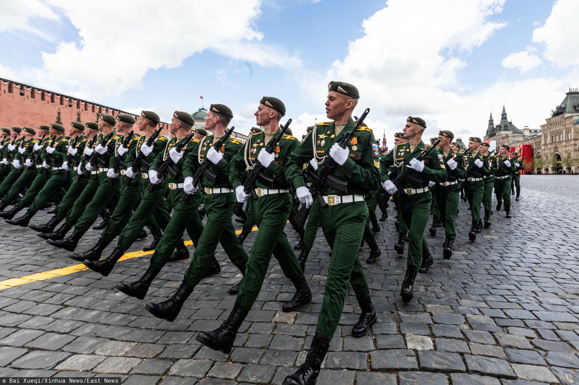 Dzie? Zwyci?stwa w Moskwie
(220509) -- MOSCOW, May 9, 2022 (Xinhua) -- Servicemen march during the Victory Day military parade to mark the 77th anniversary of the victory in the Great Patriotic War on Red Square in Moscow, Russia, May 9, 2022. (Xinhua/Bai Xueqi)
Bai Xueqi