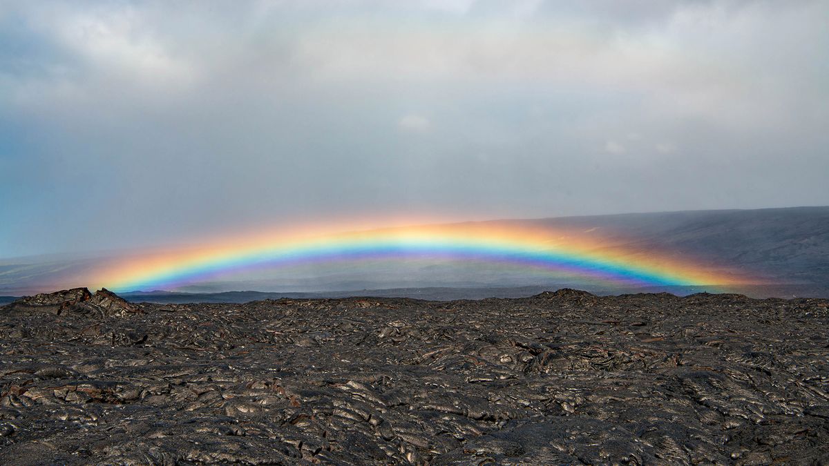 Niezwykle jasna i kolorowa tęcza pojawiła się na Hawajach 1