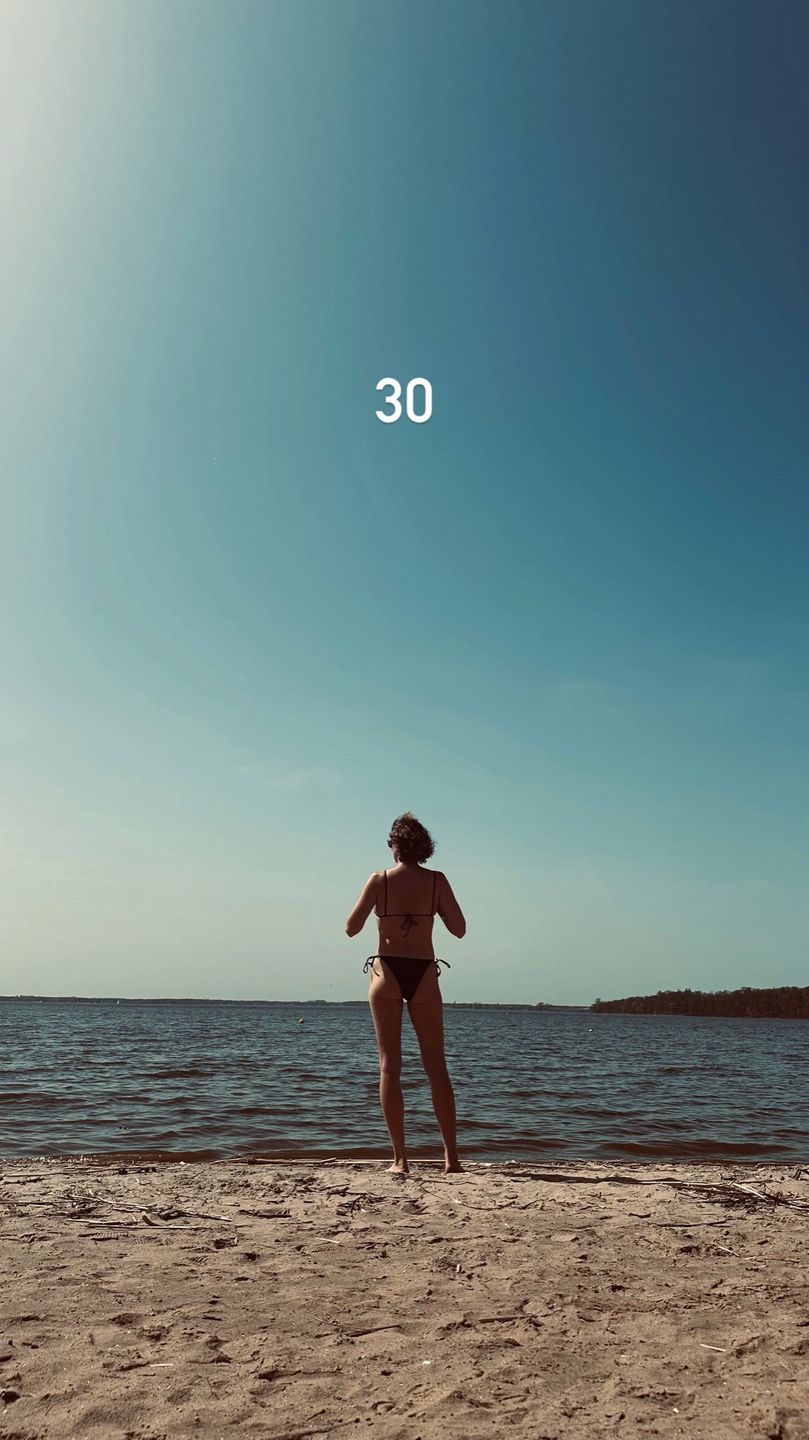 Monika Mrozowska w bikini