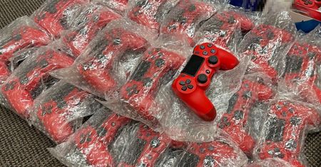 Podrabiane pady do PS4. Policja zatrzymała sprzęt o wartości 140 tys.