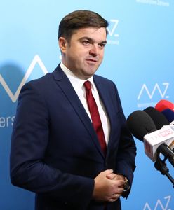 Koronawirus. Przemysław Czarnek zakażony. MZ: Procedury dotyczą każdego