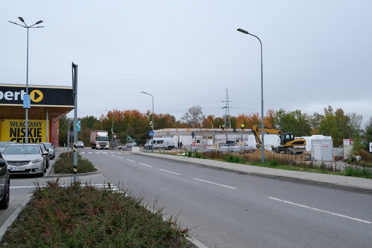 Budowa restauracji McDonald's przy Skende / Ikea al. Spółdzielczości Pracy
