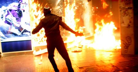 Grecja płonie. Masowe protesty po zabiciu przez policję 17-letniego Roma