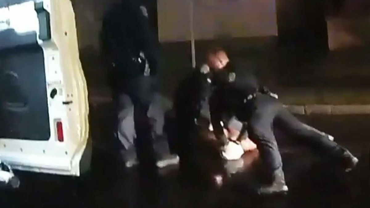 Policjanci udusili czarnoskórego mężczyznę