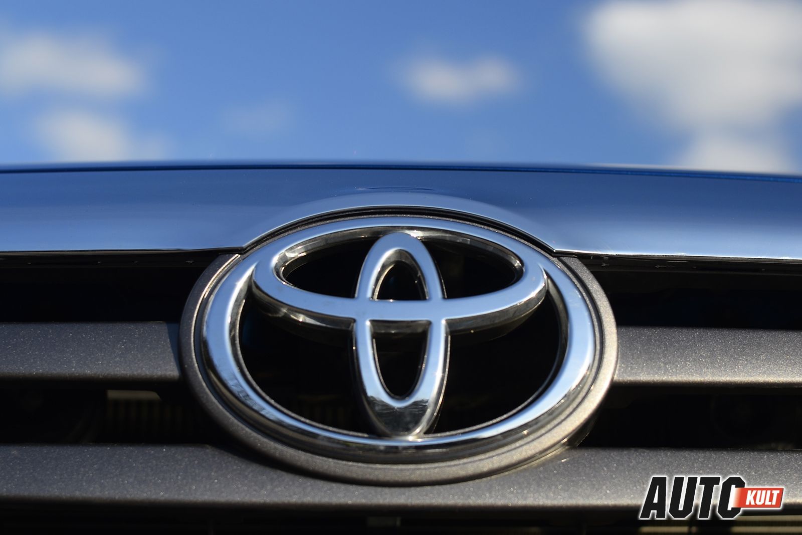 Toyota Hilux SR5 3,0 D4D A/T - test [galeria zdjęć] 13