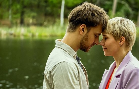 „Dzisiaj śpisz ze mną” to kolejny polski film, który szturmem zdobył popularność wśród subskrybentów Netfliksa