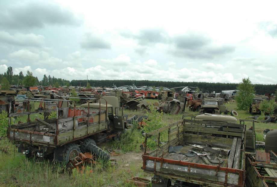 Cmentarzysko napromieniowanych pojazdów pod Czarnobylem 31