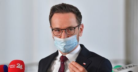 Polski Ład i ulga dla klasy średniej. Wiceminister tłumaczy, skąd różnice w liczbach