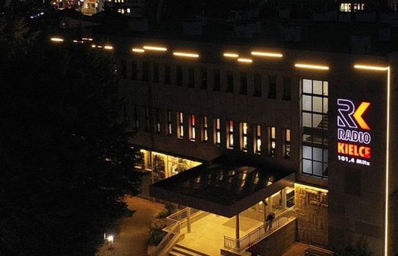 Wielka literatura w darmowych audiobookach: nowy projekt Radia Kielce