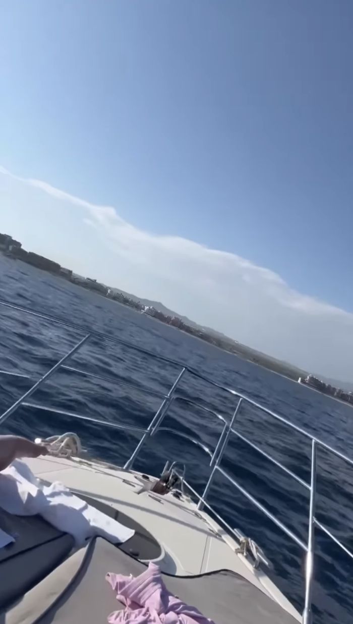Britney Spears w różowym bikini 