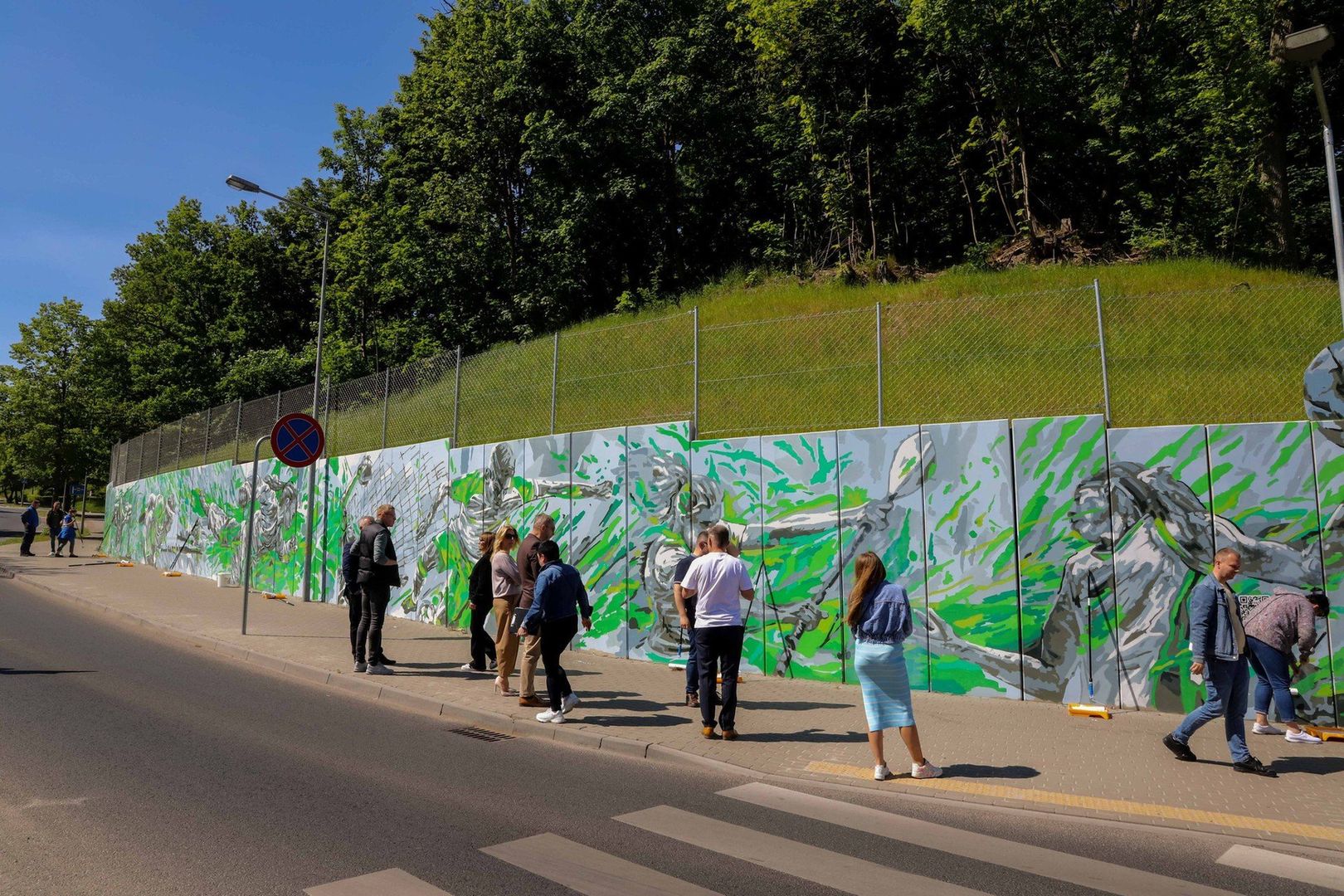 Mural powstał u zbiegu ulic Fredry i Słowiańskiej.