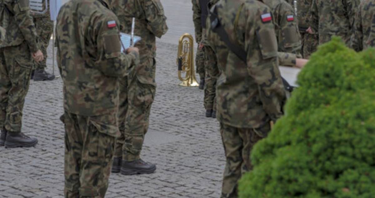 Nowy Sącz: Uczniowie klas mundurowych ZS nr 2 złożyli uroczystą przysięgę