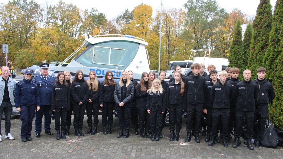 Policjanci w miejsce studentów. Ośrodek Szkolenia Policji w Gnieźnie oficjalnie otwarty