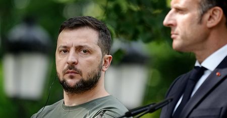 Wpadł na kolację. Niespodziewana francuska wizyta Zełeńskiego owocna
